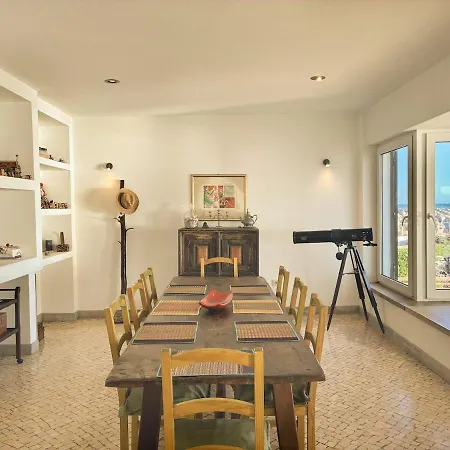 Oceanfront - Terrace & Sunrise Sea View Feriehus