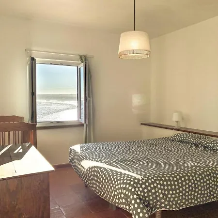 Oceanfront - Terrace & Sunrise Sea View Feriehus *