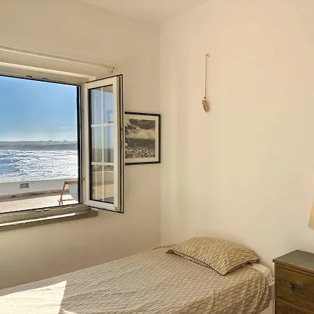 Oceanfront - Terrace & Sunrise Sea View Feriehus